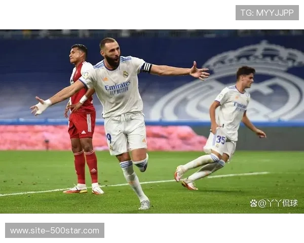 伯纳乌球迷不满球队表现,下半场响起阵阵嘘声